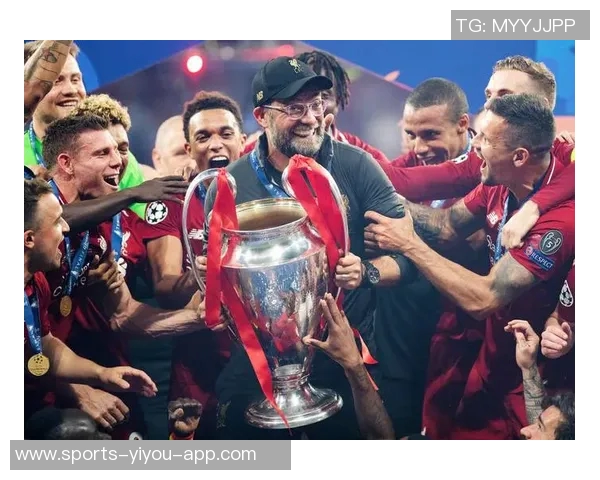 震撼登场！足球球星炫酷入场瞬间精彩集锦引爆全场热情